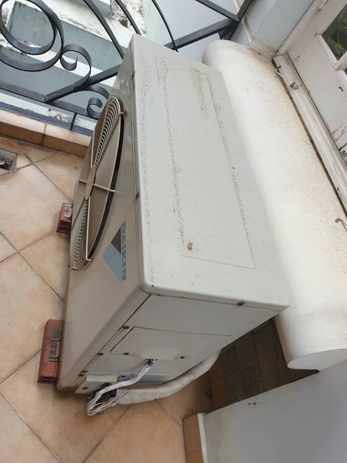 Trước sửa máy lạnh Daikin tại TPHCM — thợ Chí Tâm