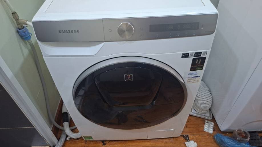 Sau khi hoàn thành sửa máy lạnh và máy giặt Samsung tại TPHCM — thợ Nguyễn Thanh Tiến