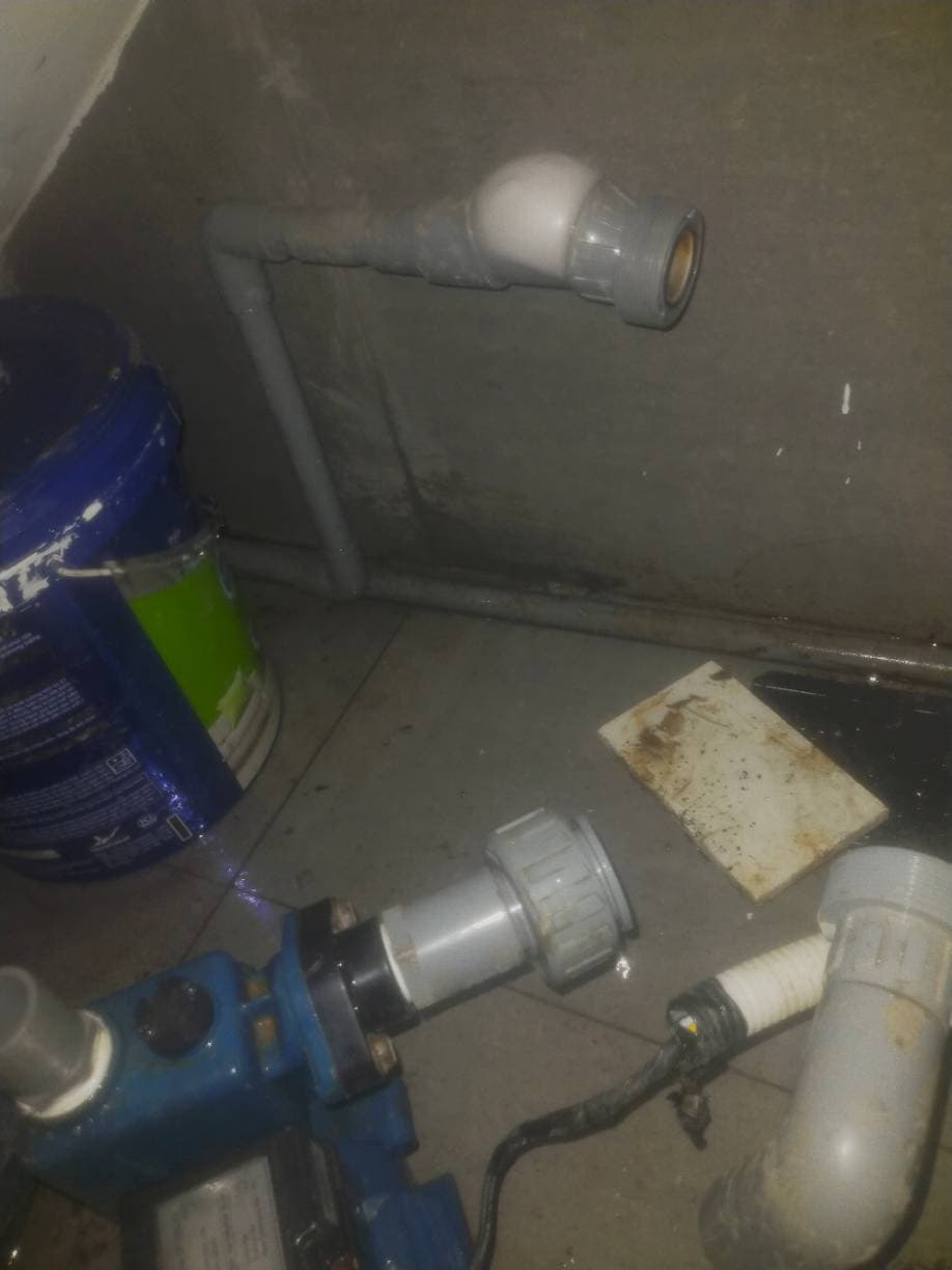 Trước sửa máy nước nóng năng lượng mặt trời Ariston tại Phường Bình Trưng Tây, Thủ Đức — thợ Trần Lào