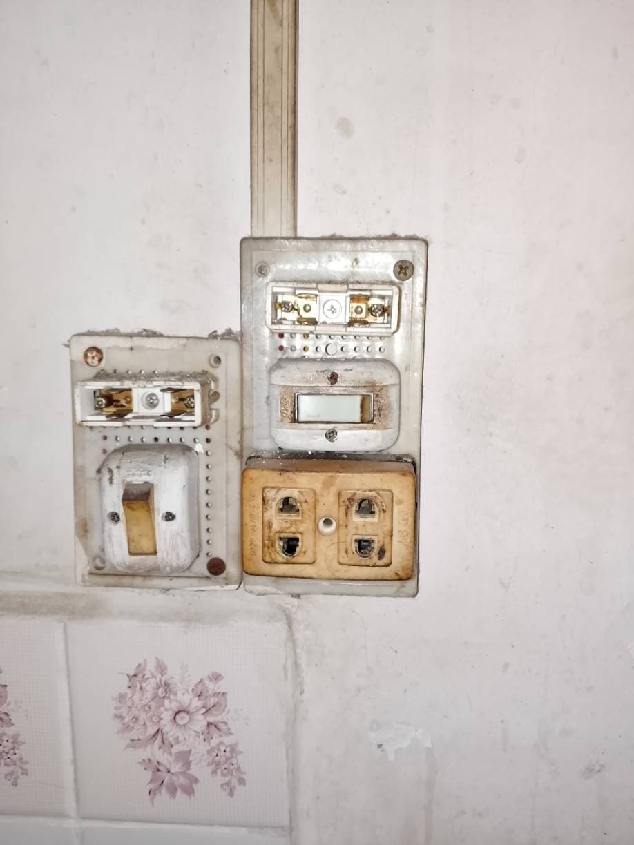 Trước sửa: Sửa điện tại TPHCM — thợ Đỗ Văn Nhiều