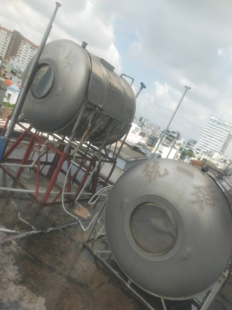 Trước sửa bồn nước inox Tân Á Đại Thành tại Phường 17, Bình Thạnh — thợ Lê Đăng Tuấn