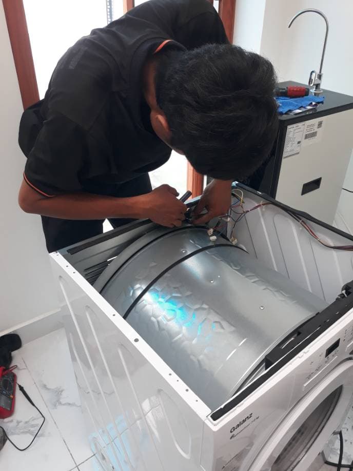 Trước sửa: Vệ sinh bo mạch và đấu nối dây máy sấy Galanz tại TPHCM tại TPHCM — thợ Đặng Anh Huy