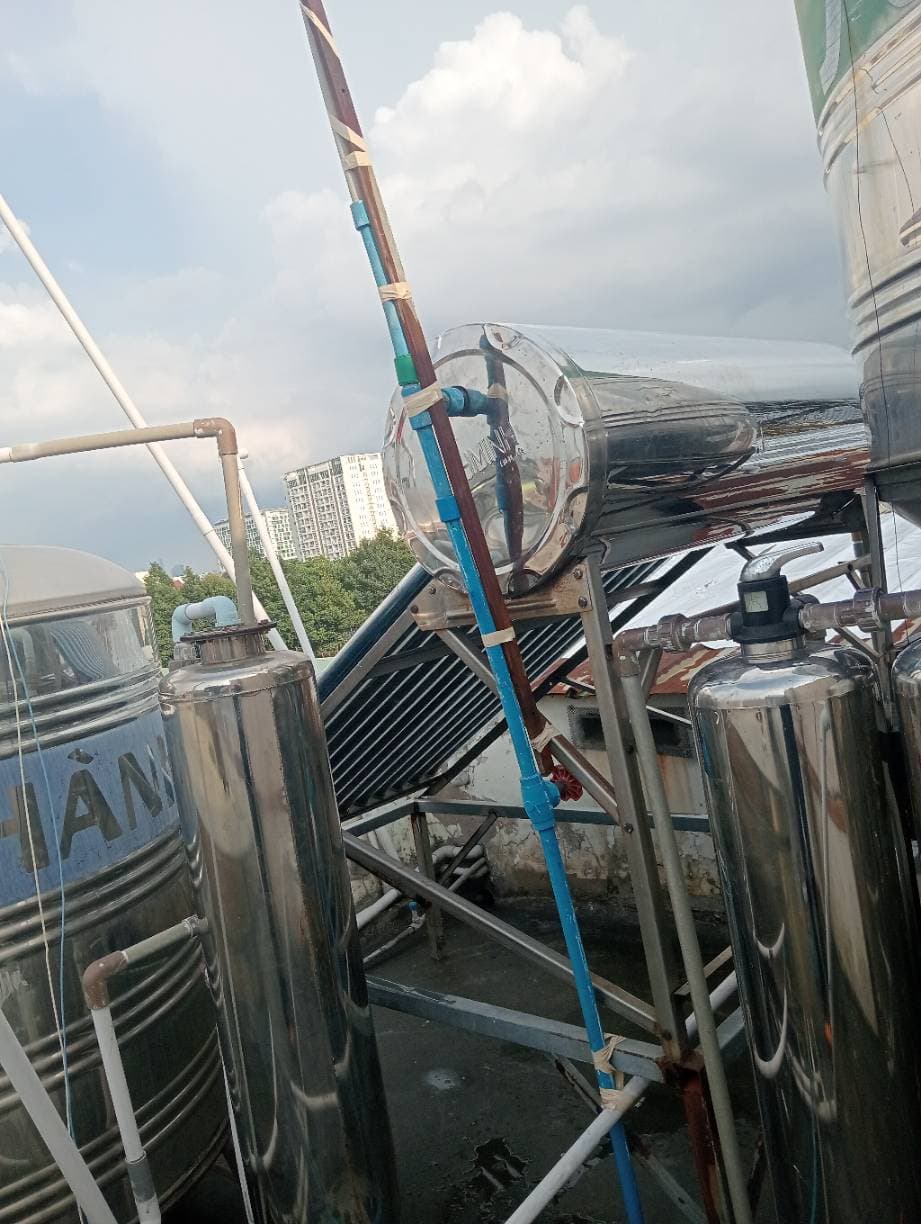 Sau khi hoàn thành sửa: Tư vấn vệ sinh, dời năng lượng mặt trời tại Tân Bình — thợ Võ Hồng Hải (5 sao)