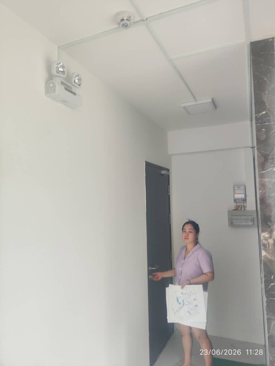 Trước sửa hệ thống điện văn phòng Schneider tại TPHCM — thợ Nguyễn Hoàng Khánh