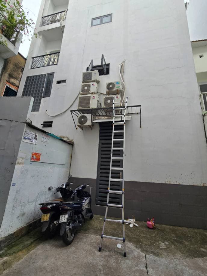 Trước sửa máy lạnh treo tường Daikin tại TPHCM — thợ Lê Hữu Lộc