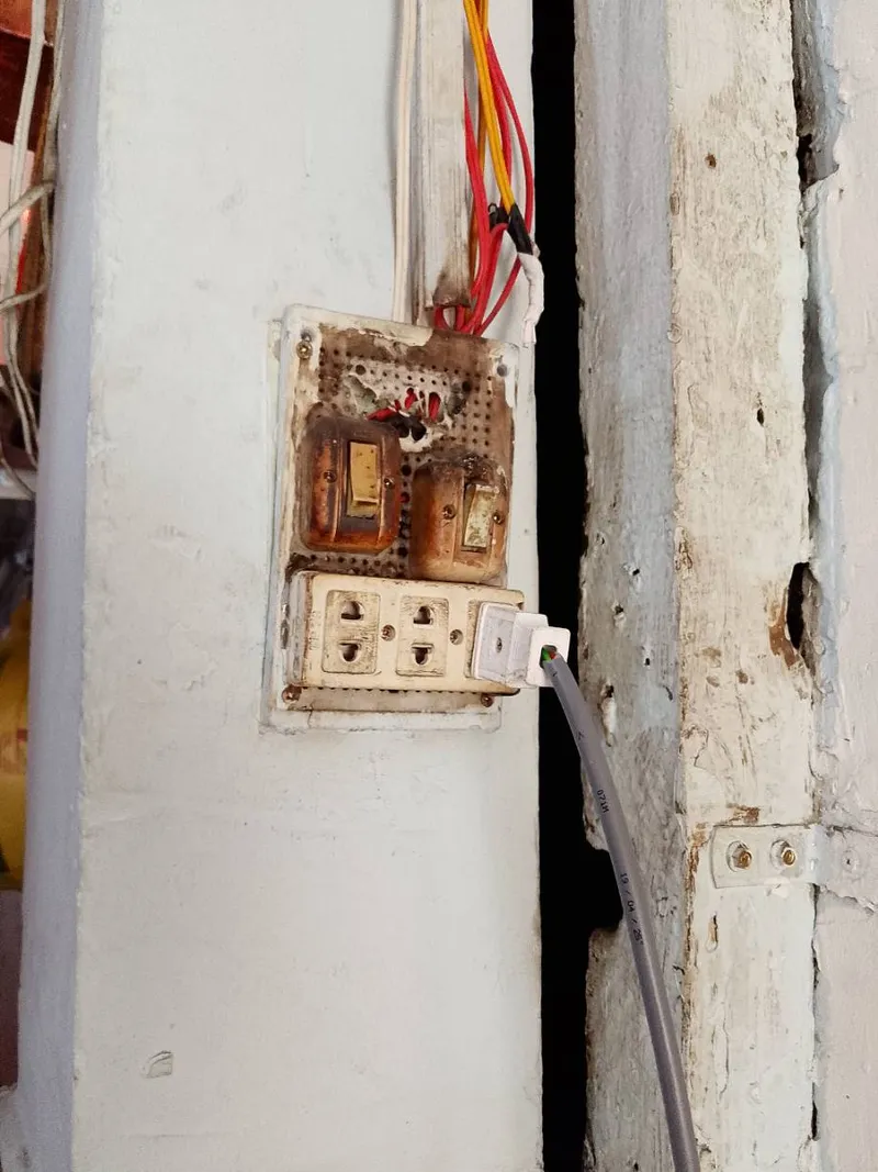 Sau khi lắp lại ổ cắm điện tại Quận 3 — job #599784784