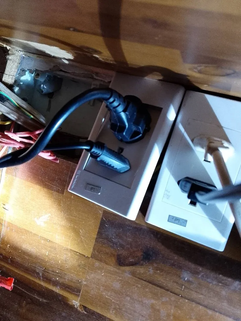 Trước khi lắp ổ cắm điện và đường nước tại Phú Nhuận — job #599940739