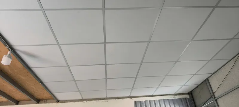 Trần thạch cao thả tấm vuông Vĩnh Tường 60x60 hoàn thiện tại Quận 12