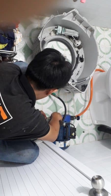 Tháo máy giặt sấy nội địa 11 kg tại Quận Tân Bình 1