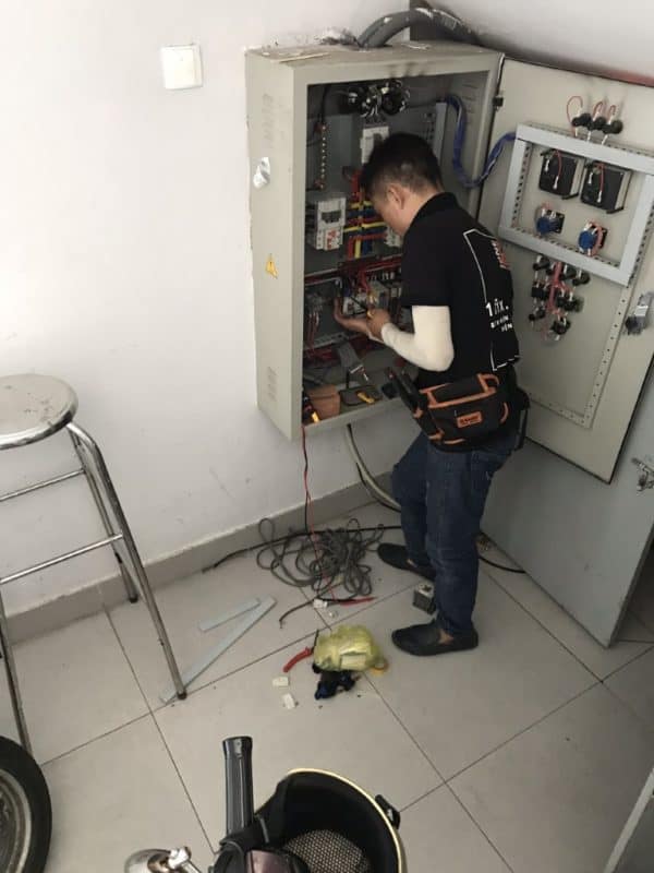 Thay Contactor khởi động từ điều khiển máy bơm tại Quận 10 - 1FIX™