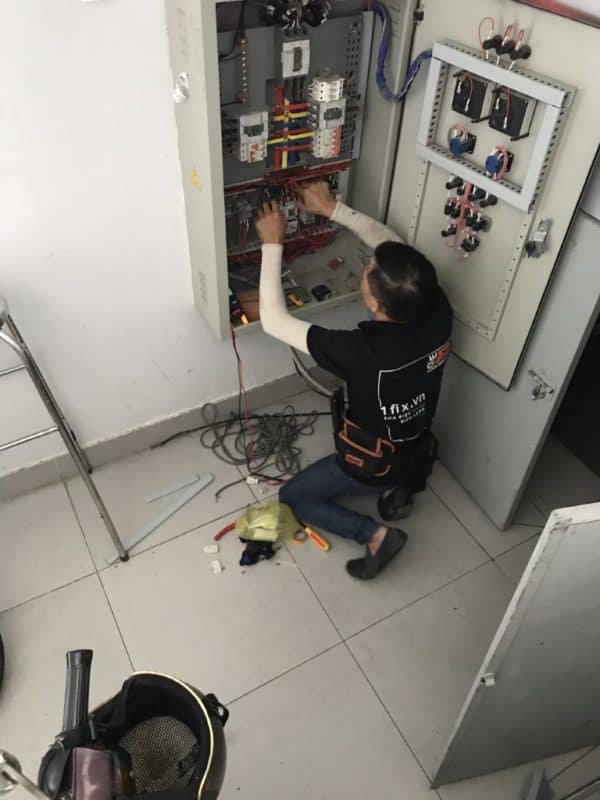 Thay Contactor khởi động từ điều khiển máy bơm tại Quận 10 - 1FIX™