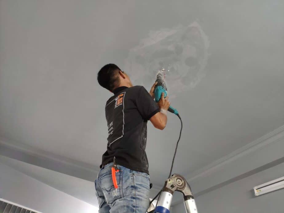 Dịch vụ & Cách khoan tường nhà tắm tại nhà an toàn