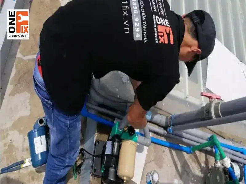 Thợ Sửa Máy Bơm Nước tại huyện Hóc Môn TPHCM 31 1FIX nhận lắp đặt máy bơm nước, máy bơm tăng áp,... theo mọi yêu cầu của khách hàng