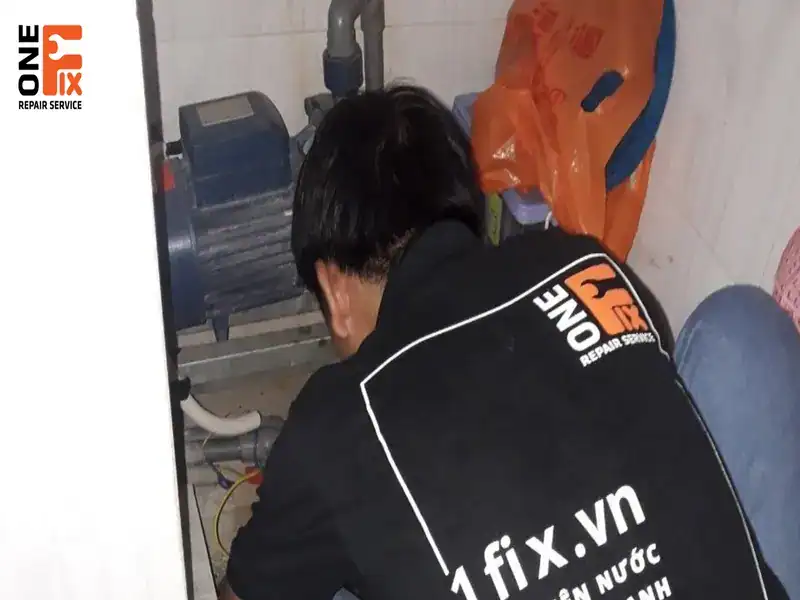 Thợ Sửa Máy Bơm Nước tại quận 7 TPHCM 21 Ngoài lắp, sửa máy bơm nước Quận 7, 1FIX còn lắp đặt máy bơm tăng áp, lắp máy bơm chìm cho công trình