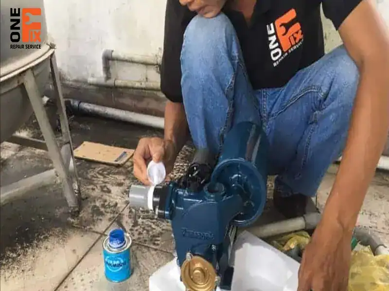 Thợ Sửa Máy Bơm Nước tại quận 10 TPHCM 24 Khi máy bơm nhà bạn gặp bất kỳ trục trặc nào về mặt kỹ thuật, gọi ngay dịch vụ sửa máy bơm nước tại Quận 10 1FIX cung cấp để được hỗ trợ
