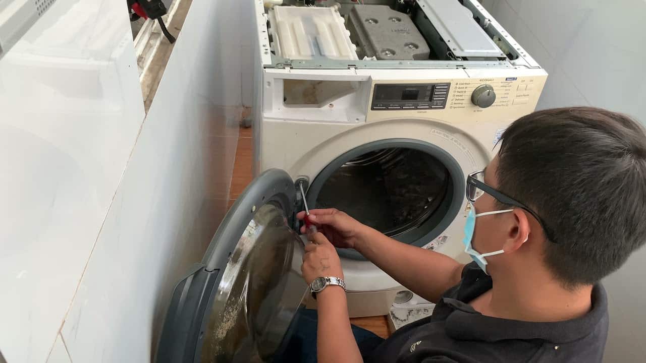 Thợ sửa lỗi E2 máy giặt Toshiba – Cách sửa máy giặt lỗi E2