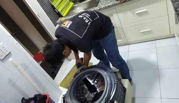 Cách xử lý máy giặt LG báo lỗi oe