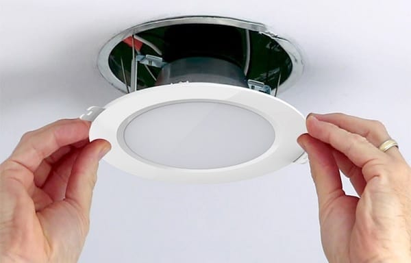 Cách lắp đèn led âm trần 3 màu tại nhà và dịch vụ
