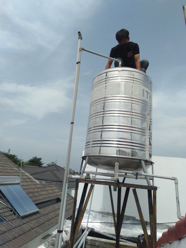 Cách thông hơi bồn nước & Ống thông hơi có tác dụng gì 4 cach thong hoi bon nuoc 4