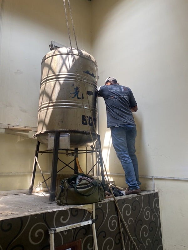 Cách thông hơi bồn nước & Ống thông hơi có tác dụng gì 5 cach thong hoi bon nuoc 5