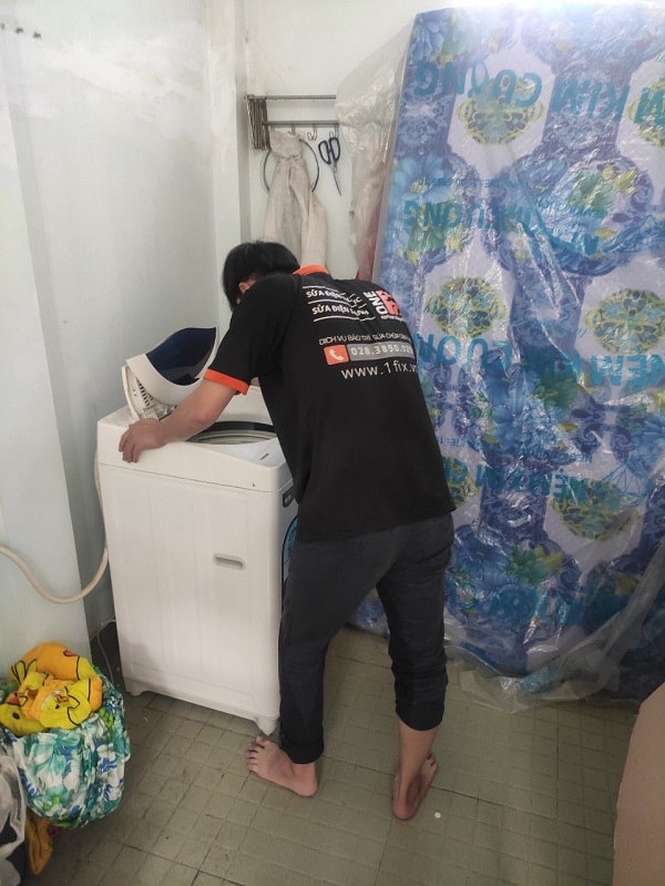 Mâm máy giặt bị tuôn
