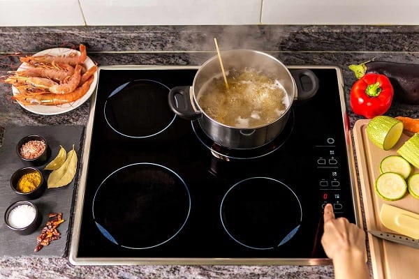 Bếp từ 1 tháng hết bao nhiêu tiền điện 5 Bếp từ 1 tháng hết bao nhiêu tiền điện