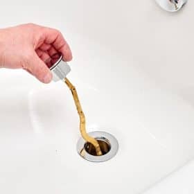 Nút thoát nước bồn rửa mặt bị kẹt