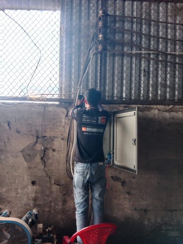 Chi ph&iacute; k&eacute;o điện sinh hoạt