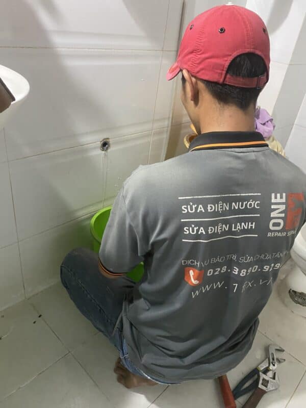 C&aacute;ch lắp đặt bồn cầu kh&ocirc;ng k&eacute;t nước