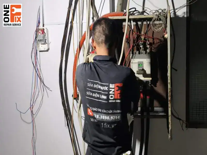Dịch vụ sửa điện chập - Hơn 30+ chuyên gia sửa chập điện 9 Không nên tự ý sửa điện chập, hãy liên hệ thợ sửa chuyên nghiệp, có chuyên môn khắc phục sự cố