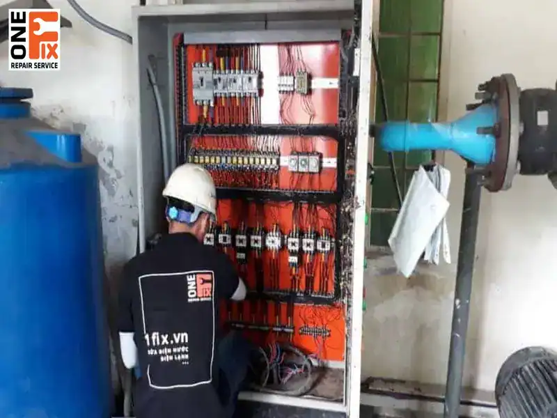 Dịch vụ sửa điện chập - Hơn 30+ chuyên gia sửa chập điện 12 1FIX cung cấp dịch vụ kiểm tra – sửa điện chập với đội ngũ thợ điện lành nghề, nhiều kinh nghiệm và có đầy đủ trang thiết bị hiện đại