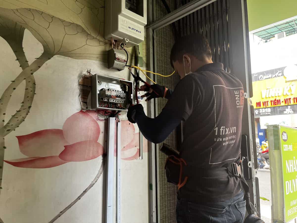 sửa điện tại nh&agrave; quận 3