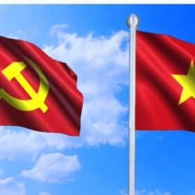 treo cờ tổ quốc cờ đảng