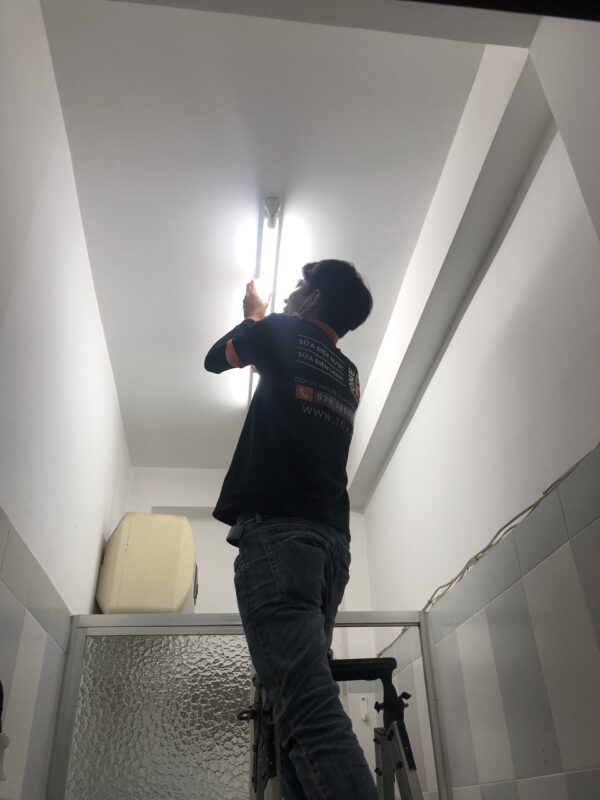 Vì sao đèn LED nhấp nháy khi bật công tắc? Cách sửa đèn LED chớp nháy 1 tại sao đèn led nhấp nháy không đều
