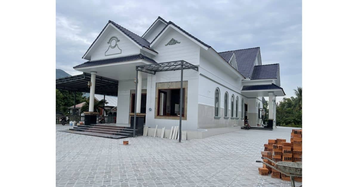 sửa nhà mái bằng thành nhà mái thái đẹp