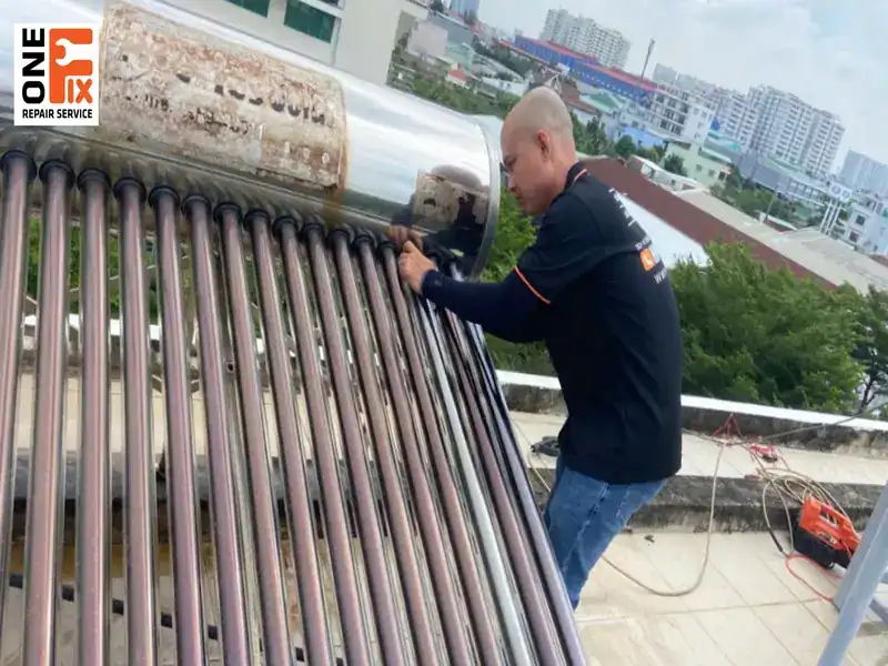 1FIX sửa máy nước nóng năng lượng mặt trời Gò Vấp triệt để, uy tín, chuyên nghiệp