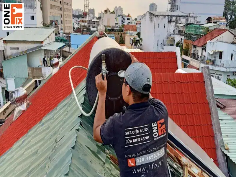 Quy trình tiếp nhận và sửa máy nước nóng năng lượng mặt trời Gò Vấp của 1FIX rất nhanh chóng, chuyên nghiệp