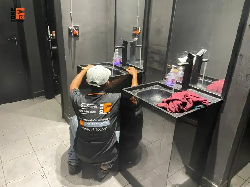 Dịch vụ sửa vòi nước bồn rửa mặt tại nhà – sửa vòi nước Lavabo 5 Sửa vòi nước Lavabo bị rò rỉ nước do hàng giả, kém chất lượng