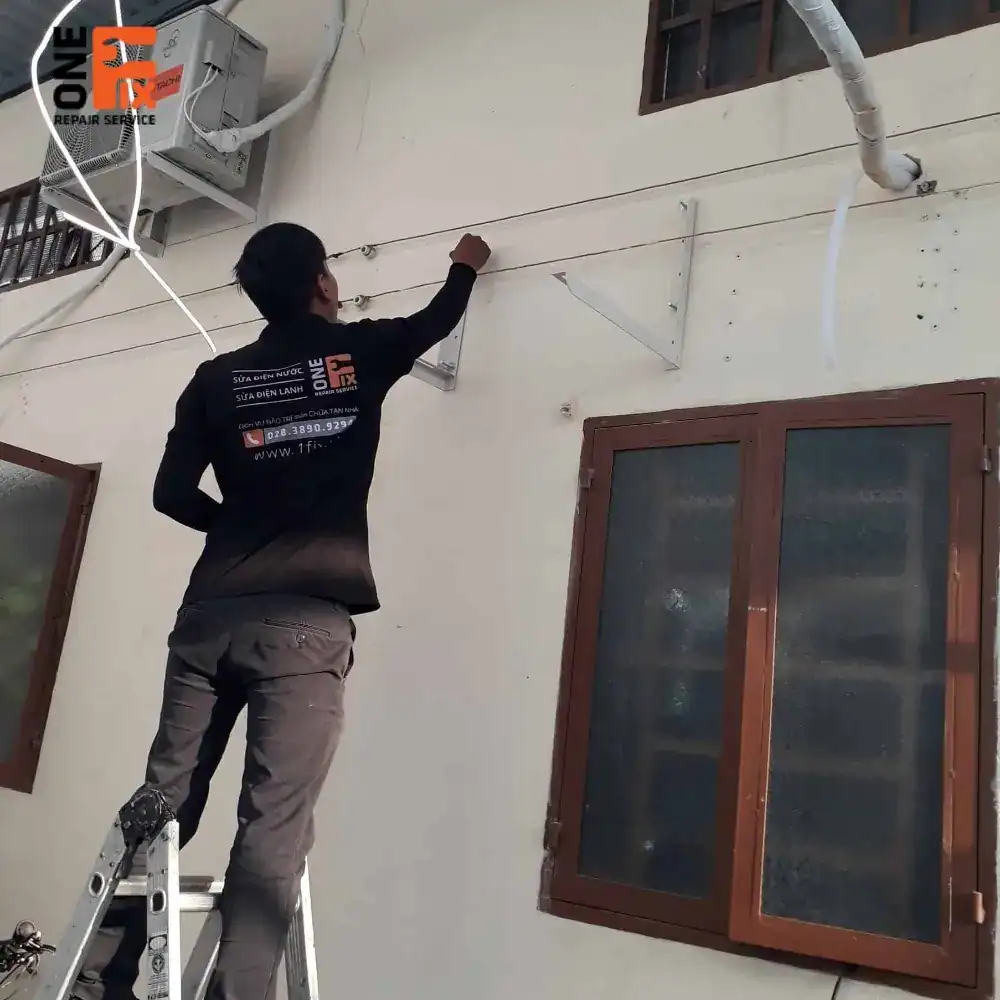 Lắp m&aacute;y lạnh