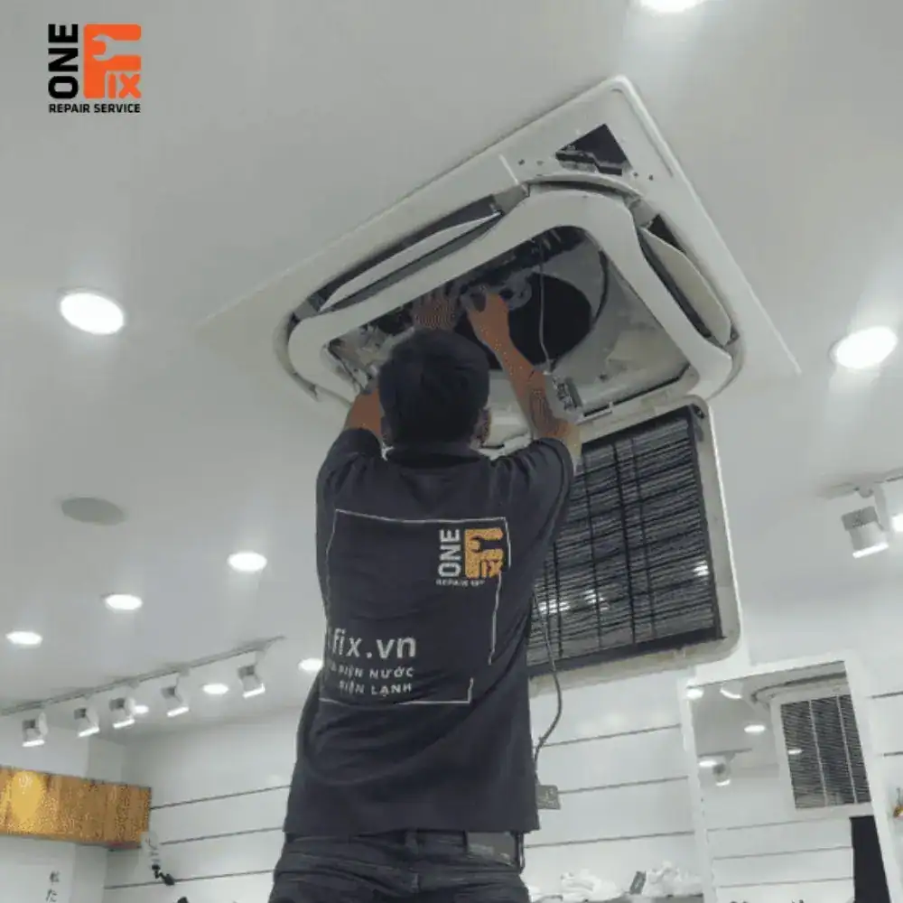 Lắp m&aacute;y lạnh &acirc;m trần