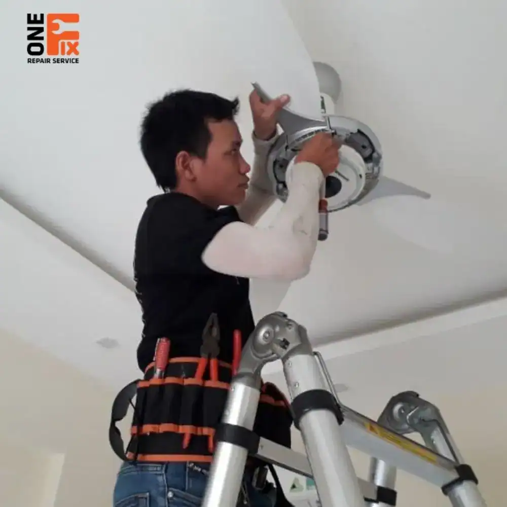 Thay quạt trần cũ