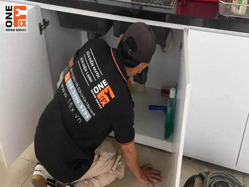 1FIX sẽ tư vấn, kiểm tra và sửa vòi nước bồn rửa chén triệt để vấn đề 