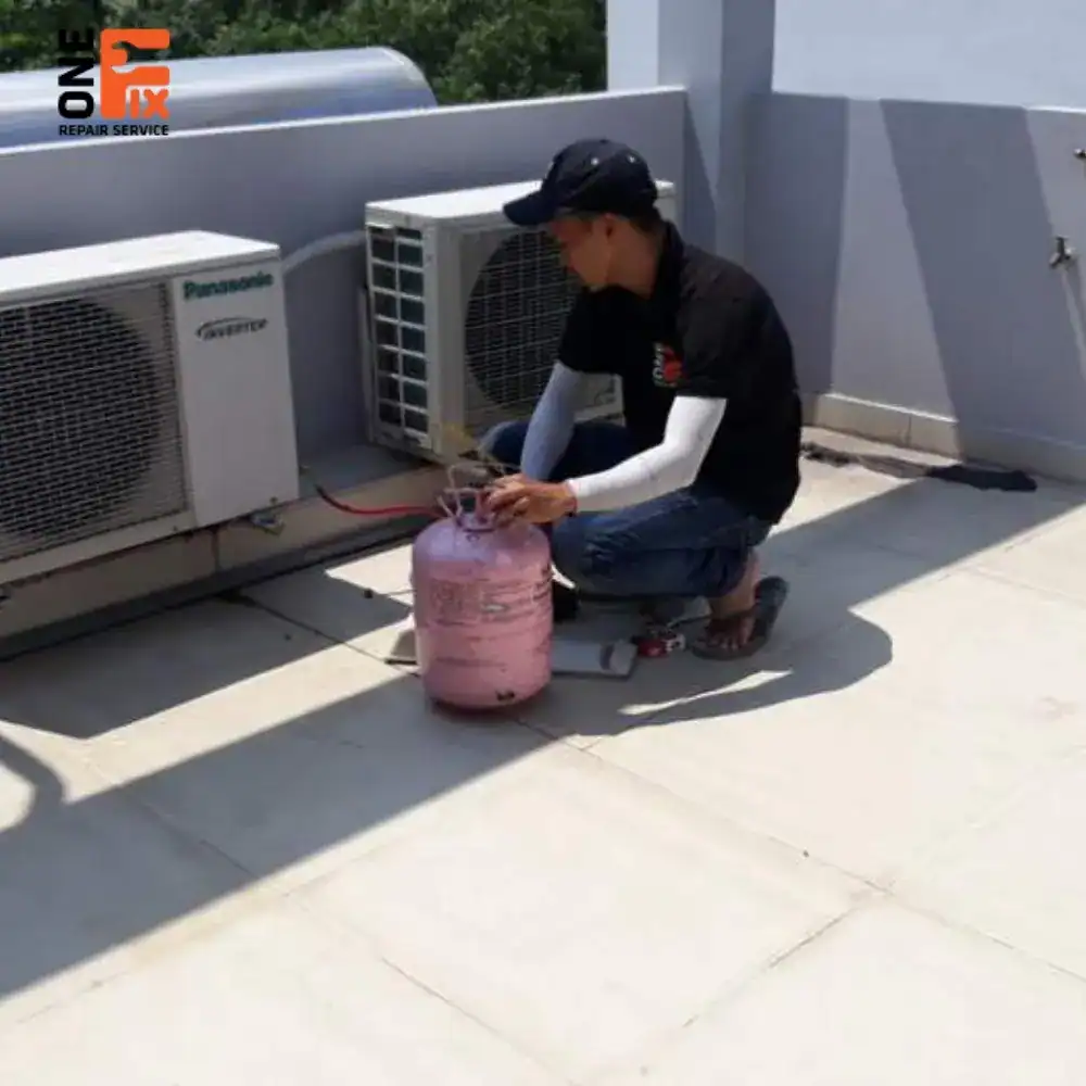 Nạp gas điều h&ograve;a R32