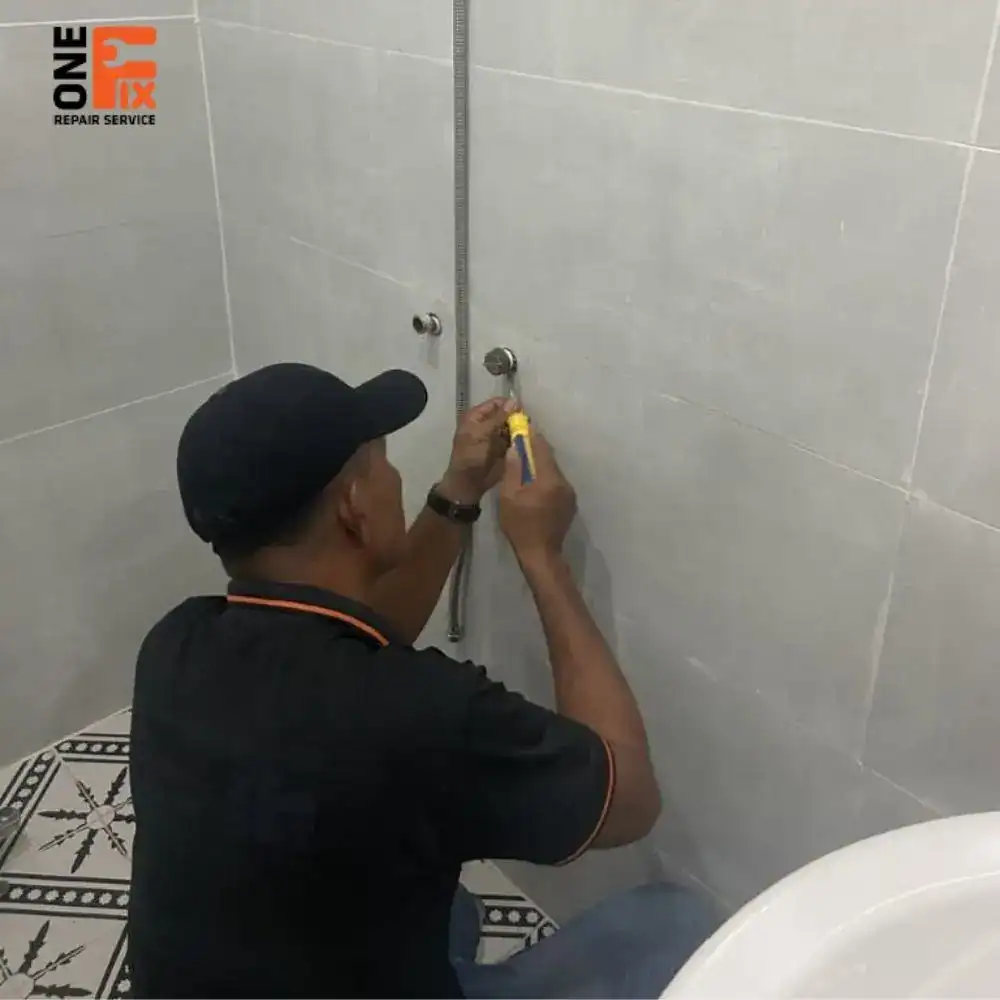 Lắp đặt v&ograve;i hoa sen mới