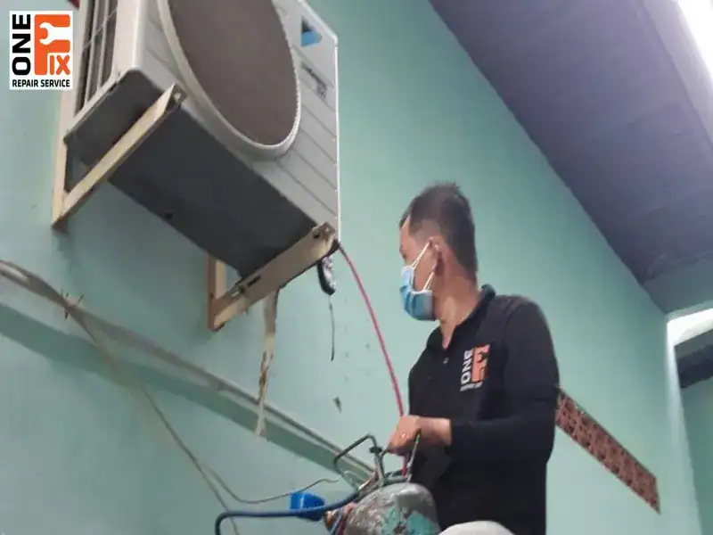 H&atilde;y t&igrave;m dịch vụ bơm gas m&aacute;y lạnh Quận 1 hỗ trợ nhanh ch&oacute;ng để lu&ocirc;n cảm thấy m&aacute;t mẻ trong m&ugrave;a h&egrave; khi thiết bị gặp sự cố
