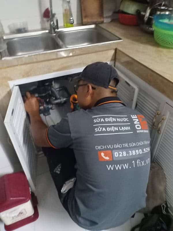 Khử m&ugrave;i đường ống tho&aacute;t