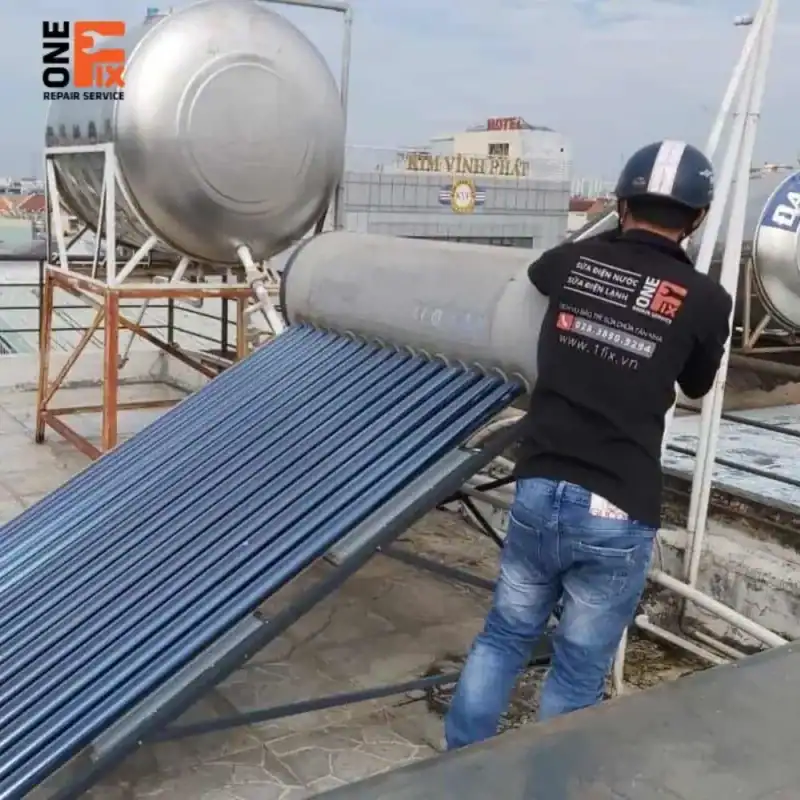 Dịch vụ sửa máy nước nóng năng lượng mặt trời 18 Thay ron chịu nhiệt mới tại vị trí kết nối ống hấp thụ và bình bảo ôn