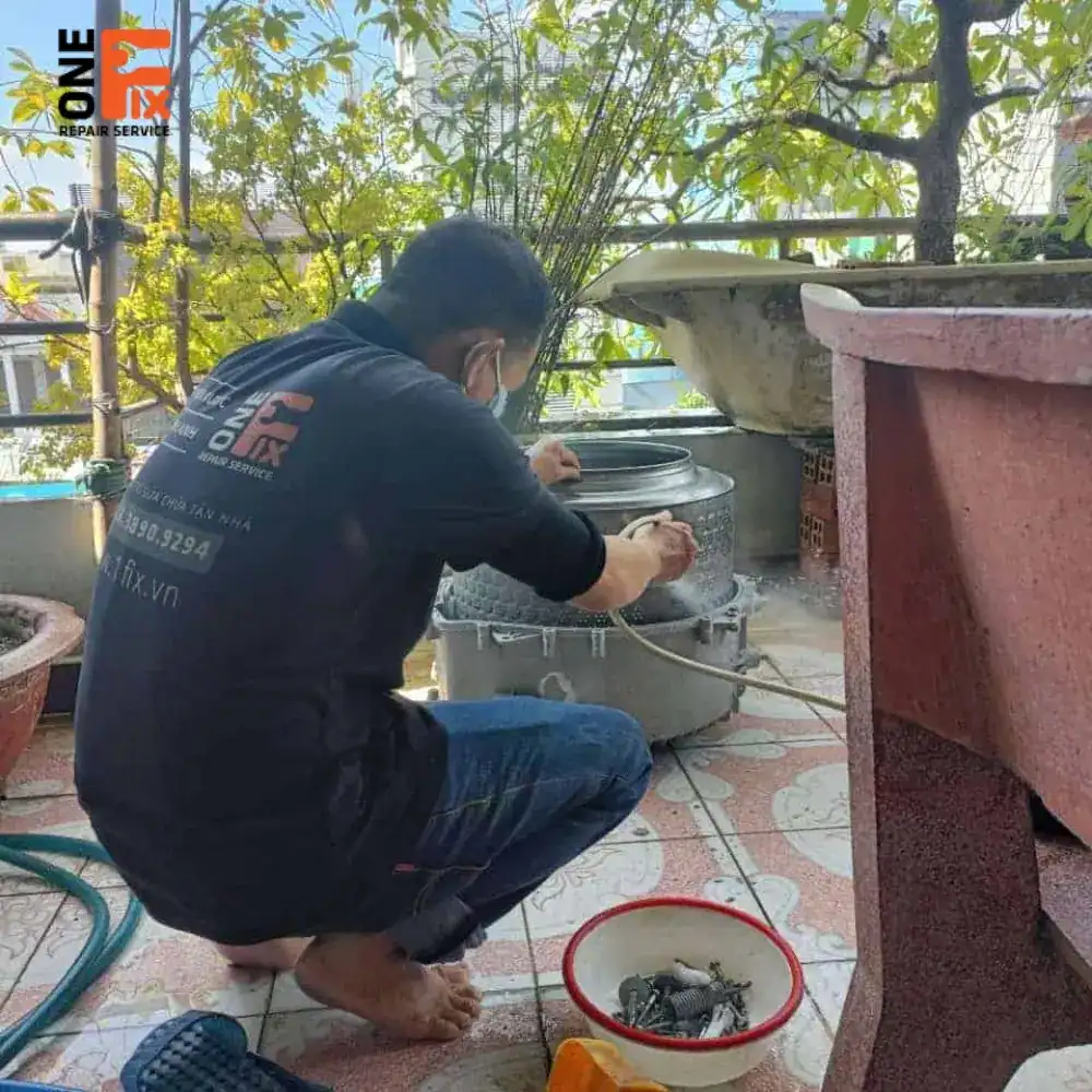 Thay bơm xả & kiểm tra ống nước