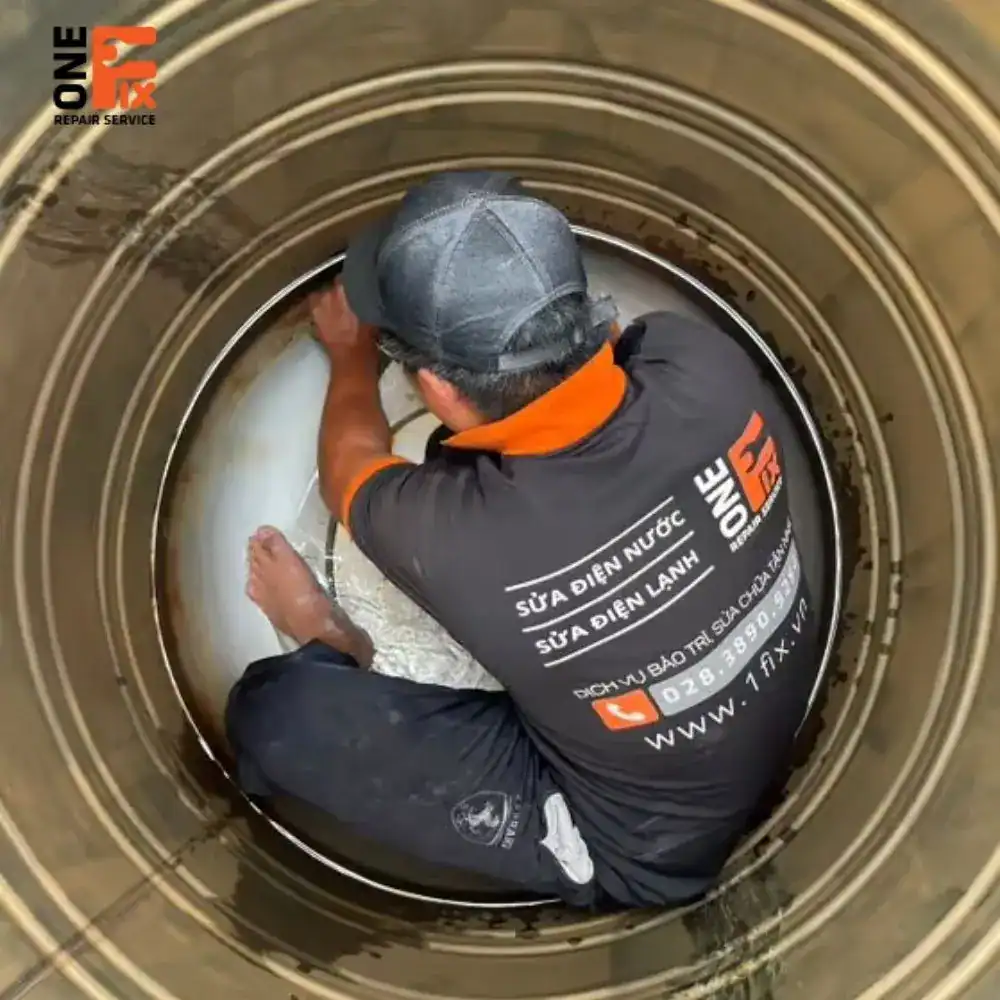 Khử khuẩn &ndash; khử m&ugrave;i bồn chứa nước