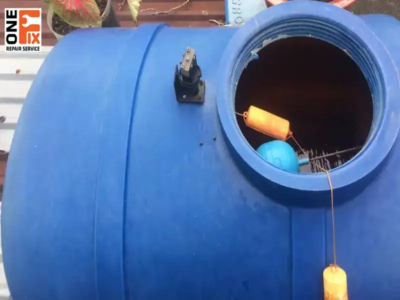 Việc vệ sinh bồn nước nhựa định kỳ cũng g&oacute;p phần k&eacute;o d&agrave;i tuổi thọ bồn nước v&agrave; hệ thống đường ống dẫn nước